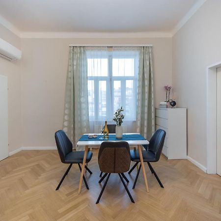 Charming Apartment Near Prater Viena Exterior foto