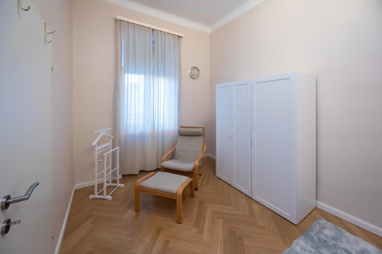 Charming Apartment Near Prater Viena Exterior foto