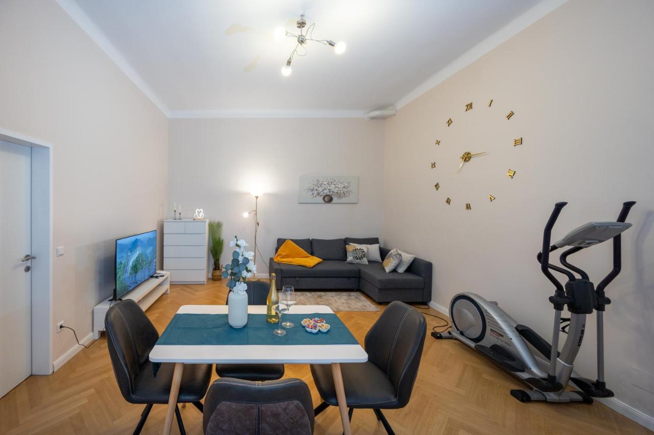 Charming Apartment Near Prater Viena Exterior foto